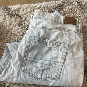 AE WORN ONCE SIZE 14 MOM JEAN